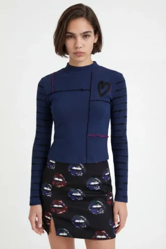 Arty geripptes T-Shirt mit Volants
