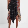Asymmetrischer, ausgestellter Patchwork-Röckchen Asymmetrischer, ausgestellter Patchwork-Röckchen