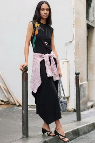 Asymmetrisches Blumenkleid