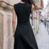 Asymmetrisches Blumenkleid