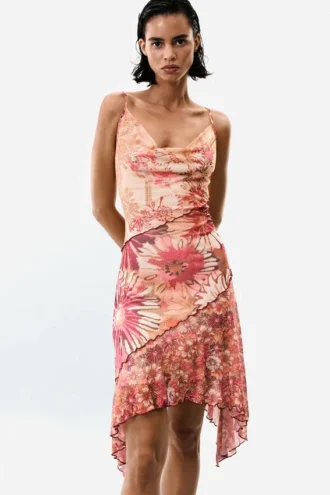 Asymmetrisches Kleid