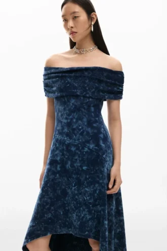 Asymmetrisches Kleid im Tie-Dye-Stil