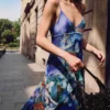 Asymmetrisches Kleid mit Print
