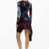 Asymmetrisches Kleid mit Print Asymmetrisches Kleid mit Print