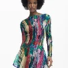 Asymmetrisches Kleid mit Rüschen Asymmetrisches Kleid mit Rüschen