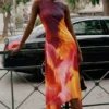 Asymmetrisches, ärmelloses Kleid Asymmetrisches, ärmelloses Kleid
