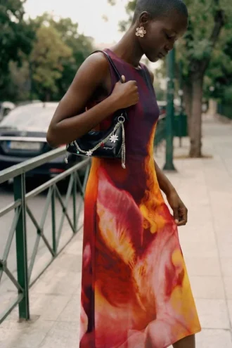 Asymmetrisches, ärmelloses Kleid