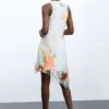 Asymmetrisches, ärmelloses Kleid Asymmetrisches, ärmelloses Kleid