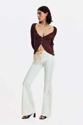 Ausgefranste Flare-Jeans