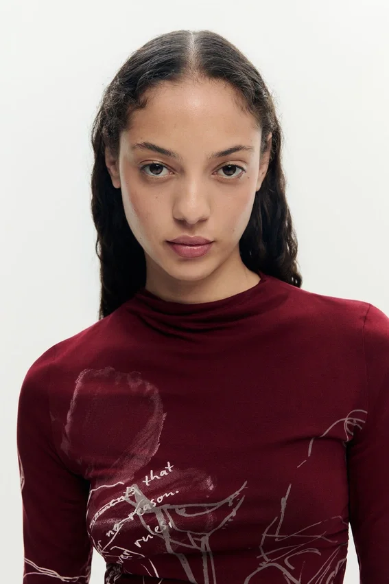 Bedrucktes Langarm-T-Shirt Bedrucktes Langarm-T-Shirt