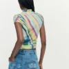 Bedrucktes T-Shirt mit Wellenmuster Bedrucktes T-Shirt mit Wellenmuster