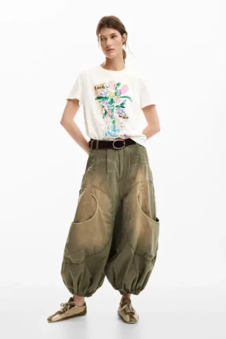 Bedrucktes T-Shirt Vase