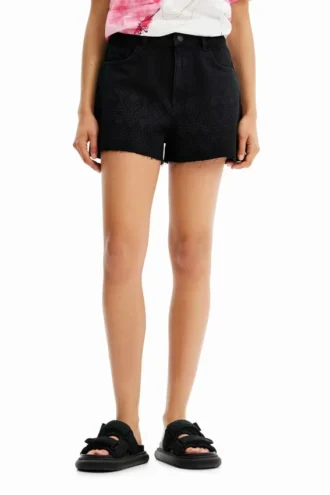 Bestickte Jeansshorts