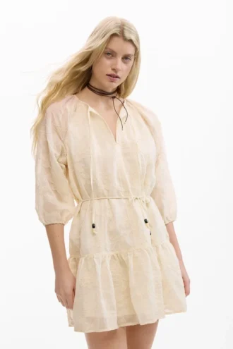 Besticktes Kleid mit Schleife