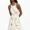 Besticktes Neckholder-Kleid Besticktes Neckholder-Kleid