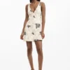 Besticktes Trägerkleid mit Zweigmotiv Besticktes Trägerkleid mit Zweigmotiv