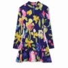 Blumenkleid mit hohem Kragen Blumenkleid mit hohem Kragen