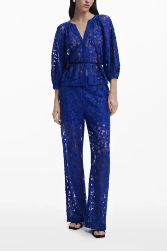 Bluse mit Cut-outs