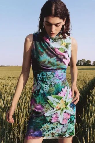 Drapiertes Blumenkleid