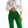 Einfarbige Flare-Jeans Einfarbige Flare-Jeans