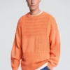 Einfarbiger Strickpullover Einfarbiger Strickpullover