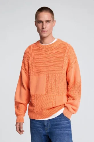 Einfarbiger Strickpullover