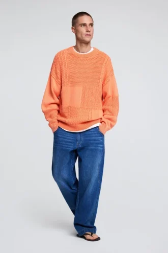 Einfarbiger Strickpullover