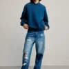 Einfarbiges Sweatshirt mit Logo
