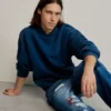 Einfarbiges Sweatshirt mit Logo