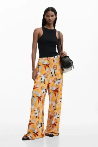 Fließende Hose mit Blumenmuster