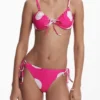 Fuchsiafarbene Bikini-Unterteile Fuchsiafarbene Bikini-Unterteile