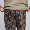 Gerade geschnittene Hose mit Struktur Gerade geschnittene Hose mit Struktur