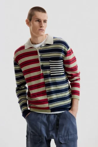 Gestreifter Pullover
