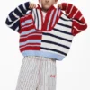 Gestreifter Pullover mit Reißverschluss Gestreifter Pullover mit Reißverschluss
