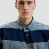 Gestreiftes Jeans-Hemd Gestreiftes Jeans-Hemd