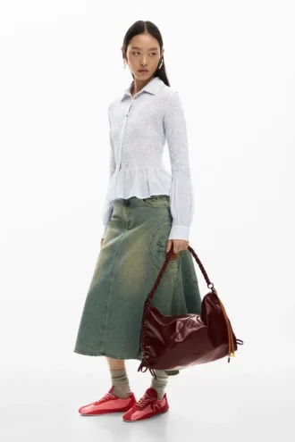 Große Tasche aus Kunstleder