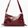 Große Tasche aus Kunstleder
