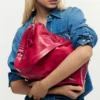 Große Tasche aus Kunstleder