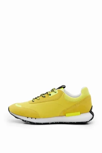 Gummierte Sneaker