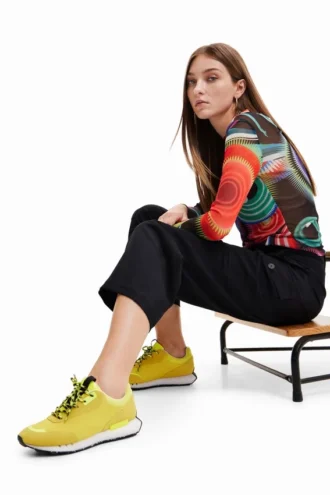 Gummierte Sneaker
