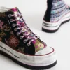 High-Top-Plateausneaker im asiatischen Patchwork-Stil High-Top-Plateausneaker im asiatischen Patchwork-Stil