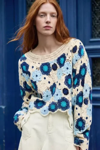 Häkel-Pullover mit Blumen Häkel-Pullover mit Blumen
