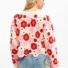 Häkel-Pullover mit Blumenmuster