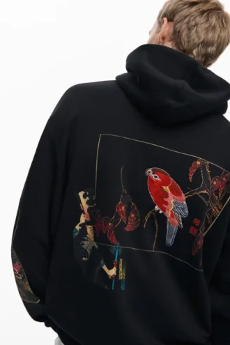 Hoodie mit Landschaftsmotiv