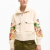 Jacke mit Blumenapplikationen