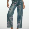 Jeans mit Blumenmuster