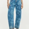 Jeans mit Blumenmuster Jeans mit Blumenmuster