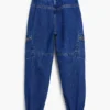 Jeans mit Reißverschlüssen Jeans mit Reißverschlüssen