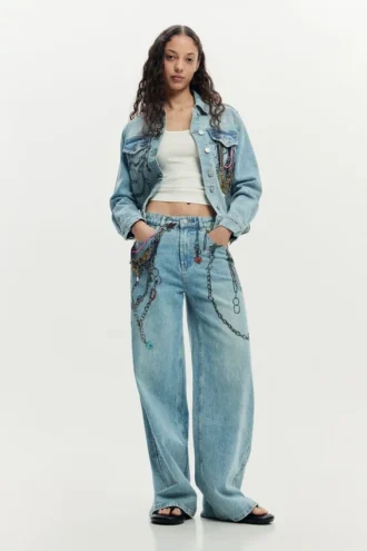 Jeanshose mit Ketten Jeanshose mit Ketten