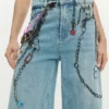 Jeanshose mit Ketten Jeanshose mit Ketten